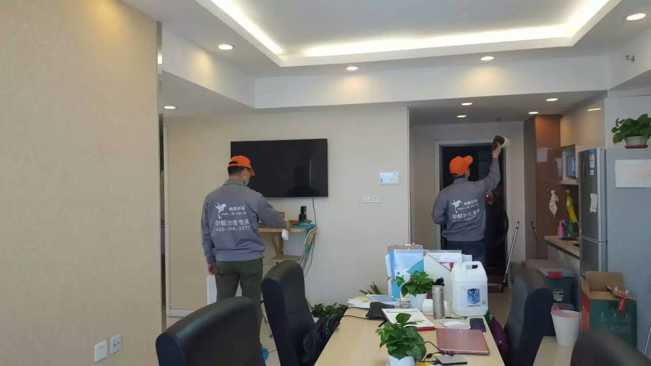 恒天財富辦公區(qū)墻面噴涂施工 恒天財富辦公區(qū)墻面噴涂施工