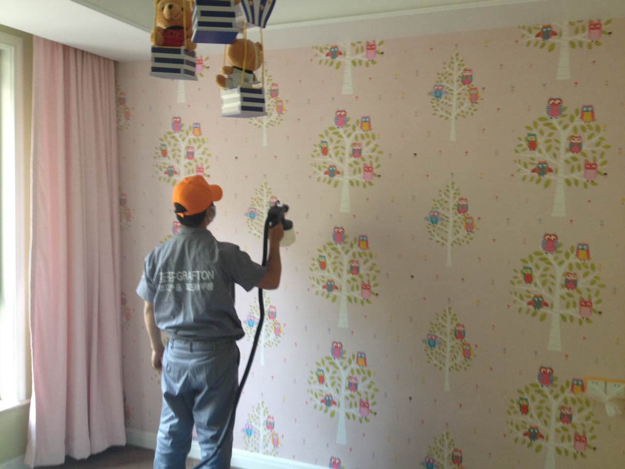 墻面壁紙重點噴涂施工 墻面壁紙重點噴涂施工