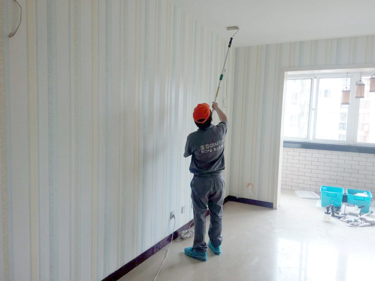 客餐廳頂面重點施工中 客餐廳頂面重點施工中