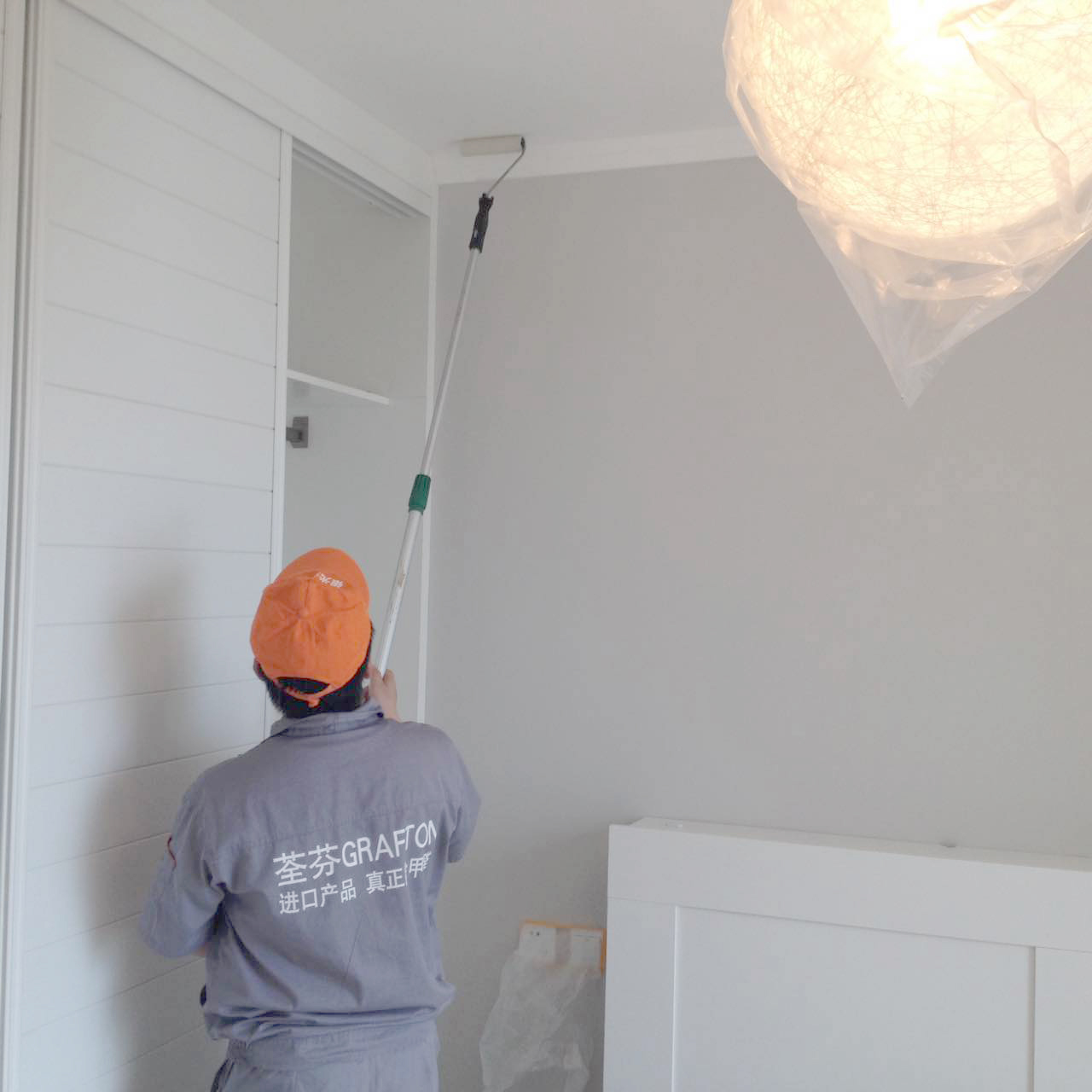 臥室頂面滾筒重點施工 臥室頂面滾筒重點施工