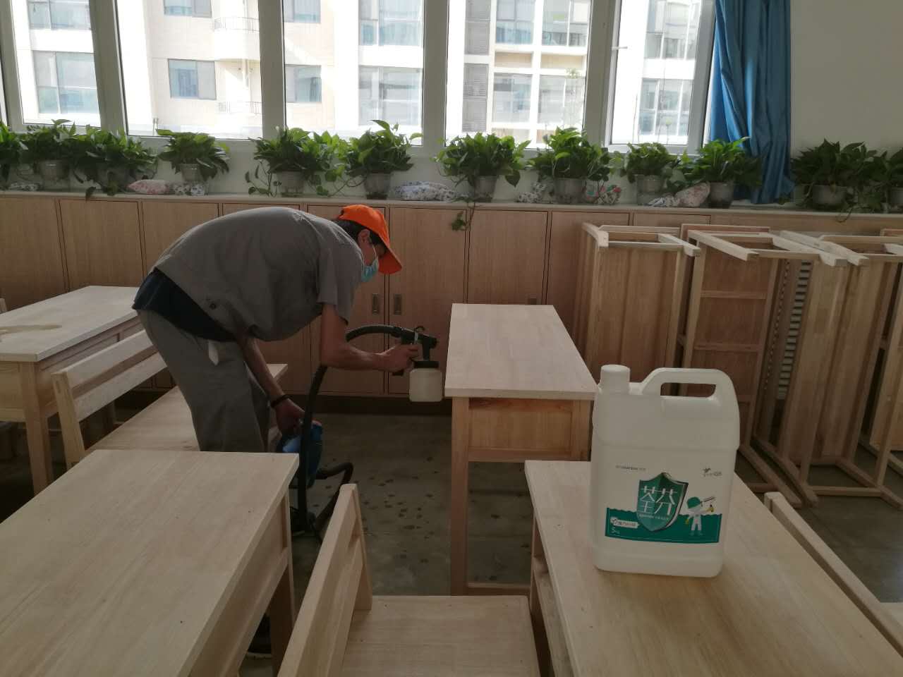 課桌抽屜噴涂施工 課桌抽屜噴涂施工