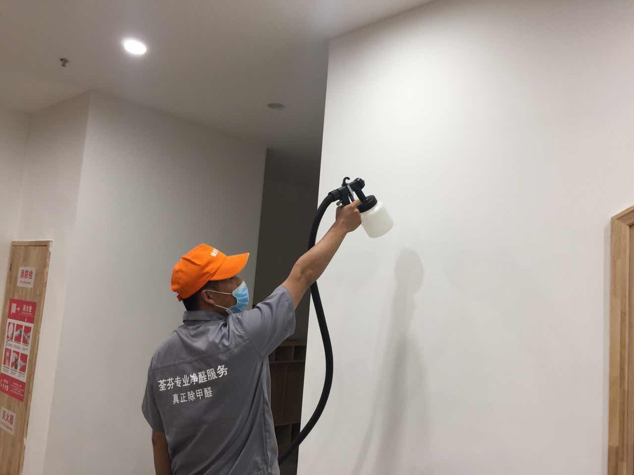 幼兒園過(guò)道墻面噴涂施工 幼兒園過(guò)道墻面噴涂施工