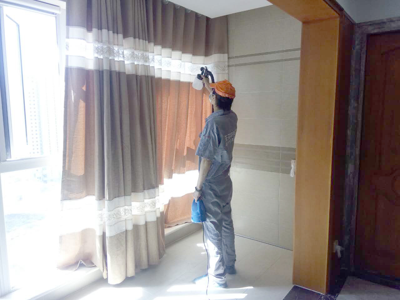 陽(yáng)臺(tái)窗簾布藝噴涂施工 陽(yáng)臺(tái)窗簾布藝噴涂施工