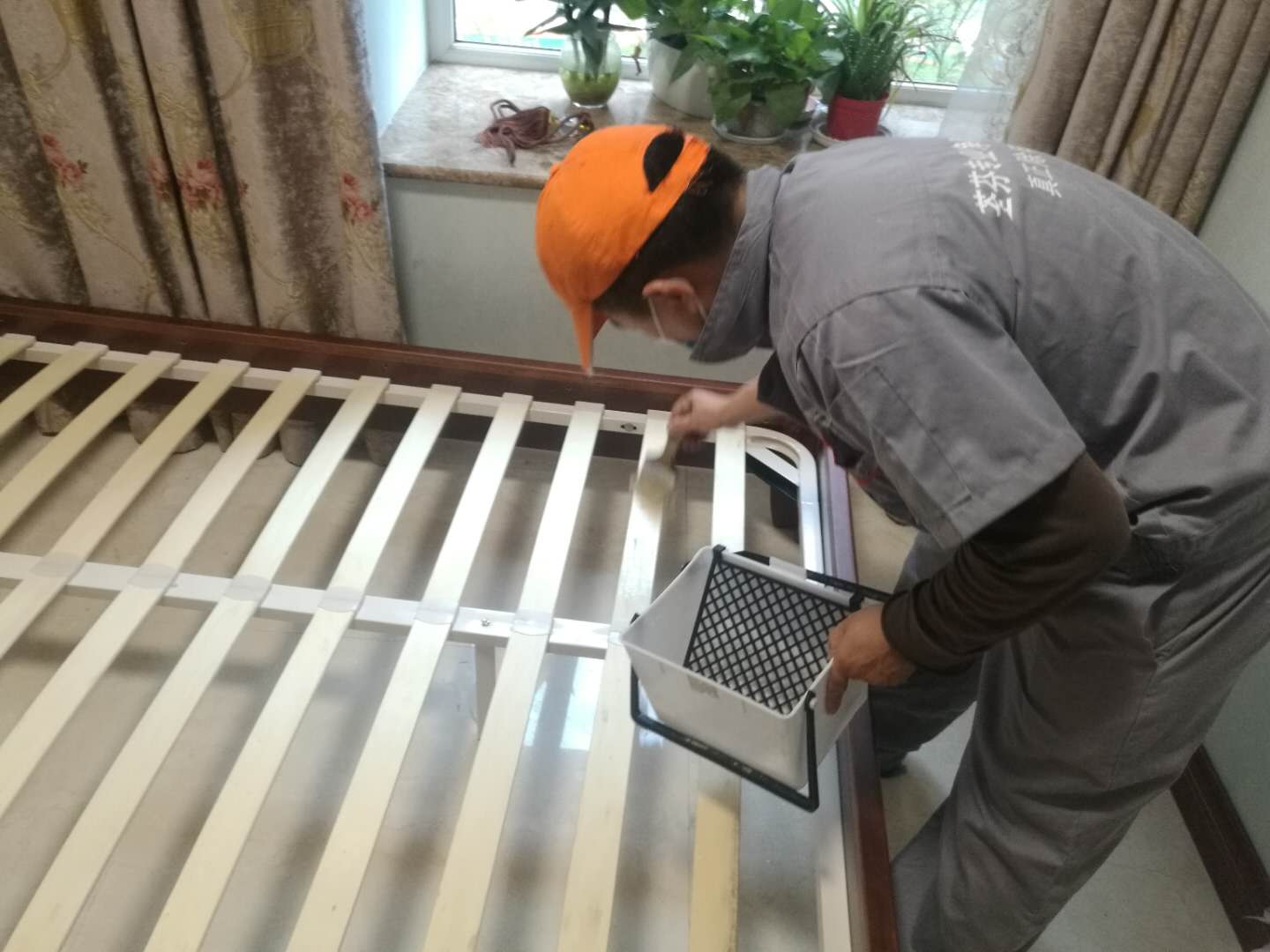 臥室床架全方位噴涂施工 臥室床架全方位噴涂施工