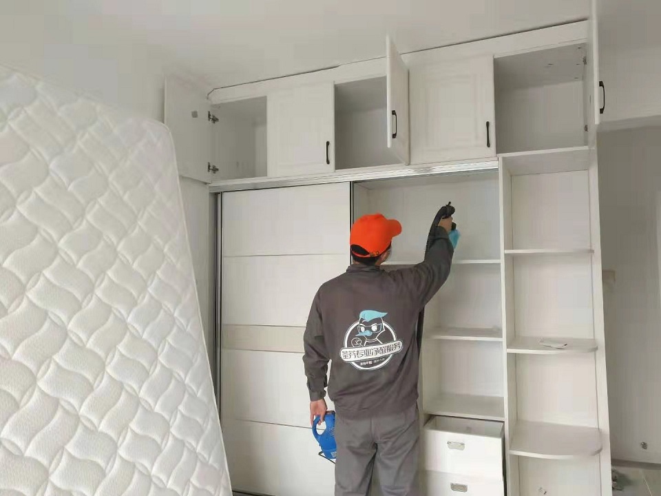 臥室衣柜重點污染源噴涂施工治理 臥室衣柜重點污染源噴涂施工治理