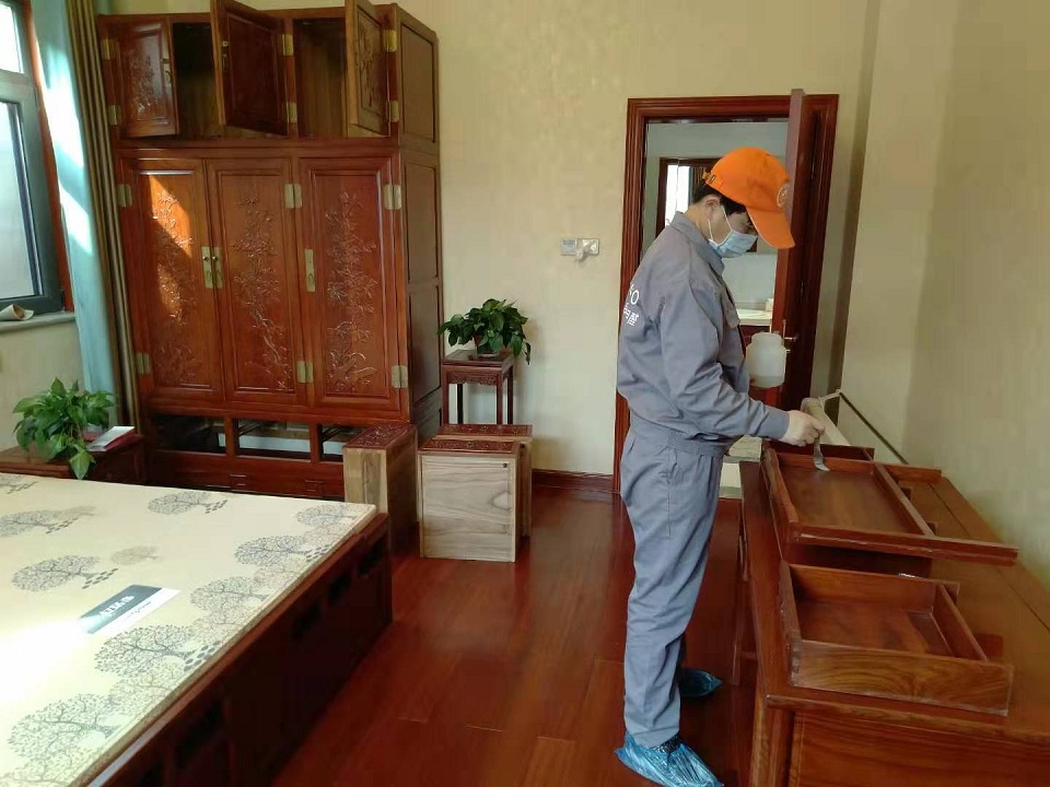 臥室木柜刷子精細(xì)化施工治理 臥室木柜刷子精細(xì)化施工治理