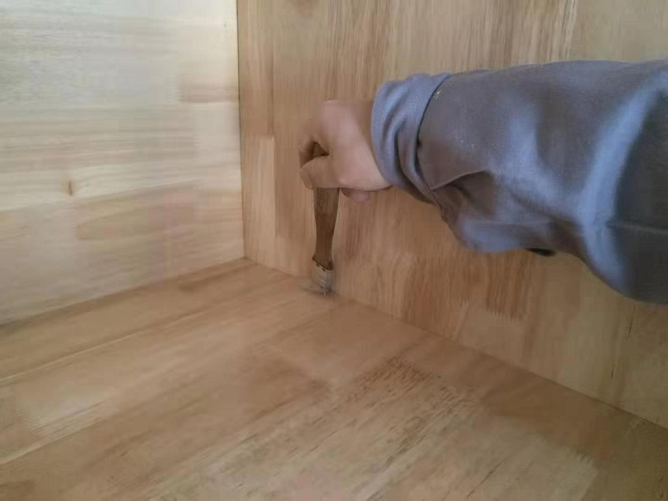 室內(nèi)柜子接縫刷子精細化施工治理 室內(nèi)柜子接縫刷子精細化施工治理