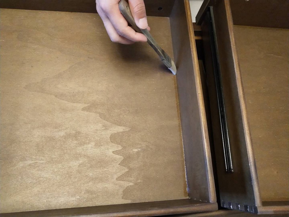 柜子抽屜接縫處刷子精細(xì)化治理施工 柜子抽屜接縫處刷子精細(xì)化治理施工