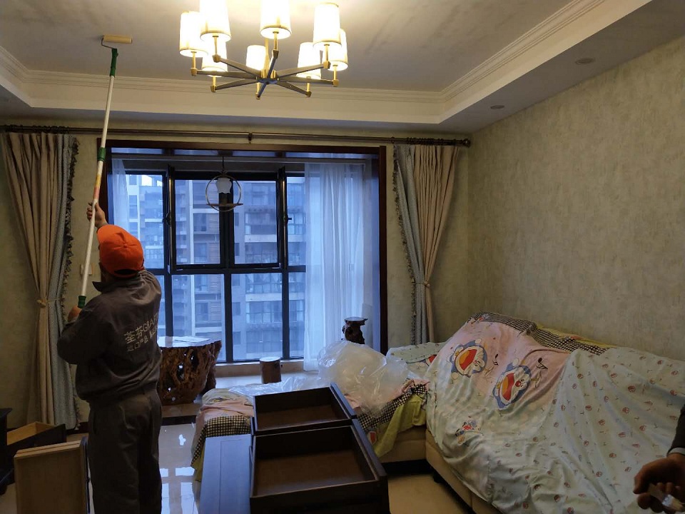 客廳頂面全方位滾筒施工治理 客廳頂面全方位滾筒施工治理