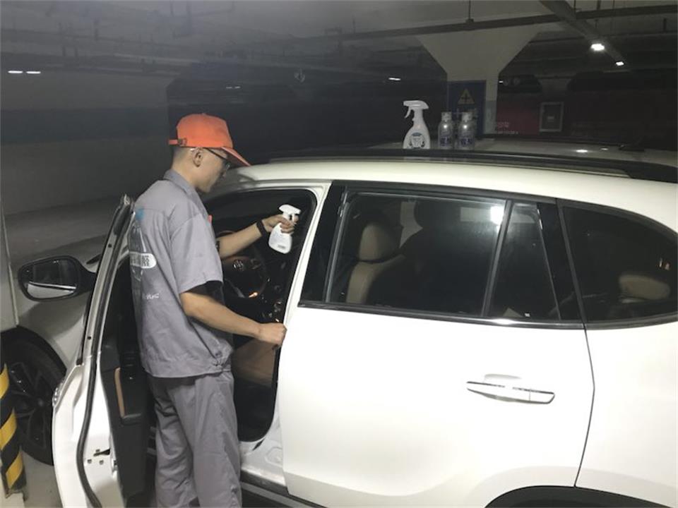 車內(nèi)長(zhǎng)效除醛劑噴涂施工治理 車內(nèi)長(zhǎng)效除醛劑噴涂施工治理