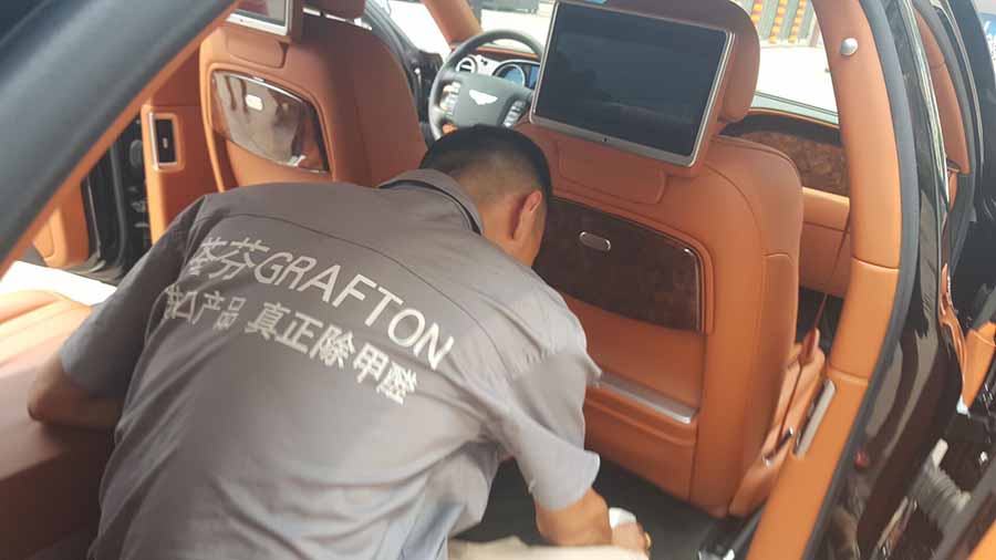 后排座位腳墊全方位施工治理 后排座位腳墊全方位施工治理