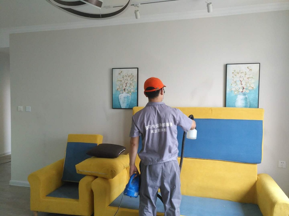 客廳沙發(fā)布藝全方位噴涂施工 客廳沙發(fā)布藝全方位噴涂施工