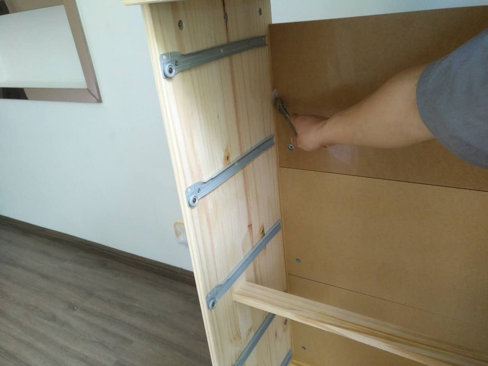 臥室衣柜全方位噴涂治理施工 臥室衣柜全方位噴涂治理施工