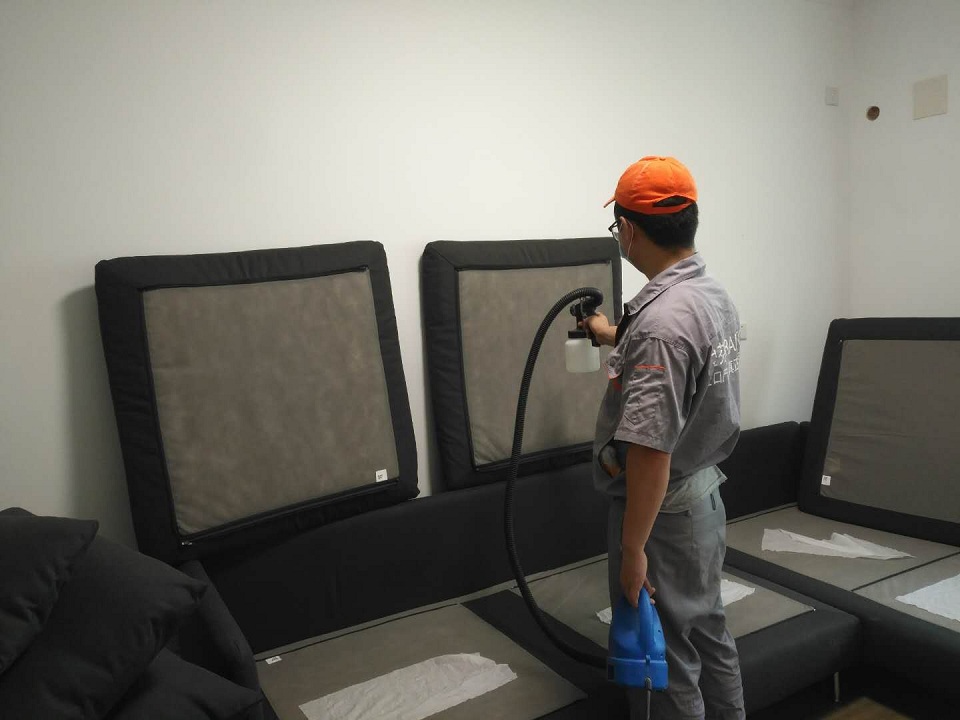 客廳沙發(fā)布藝全方位噴涂施工 客廳沙發(fā)布藝全方位噴涂施工