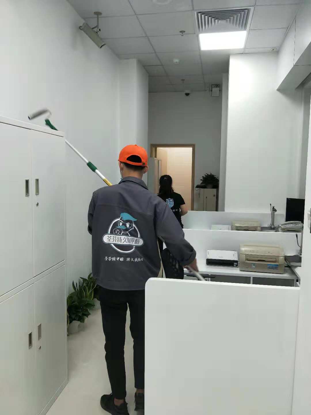 辦公區(qū)域墻面滾筒全方位施工治理 辦公區(qū)域墻面滾筒全方位施工治理