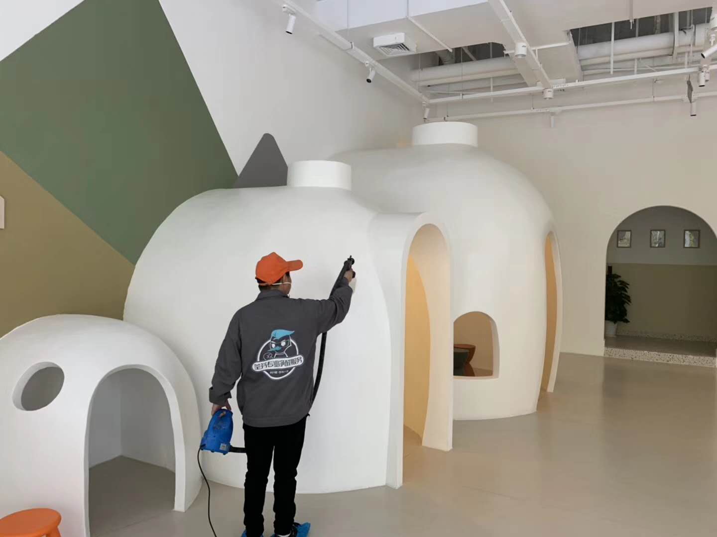 大廳裝飾物全方位噴涂施工治理 大廳裝飾物全方位噴涂施工治理