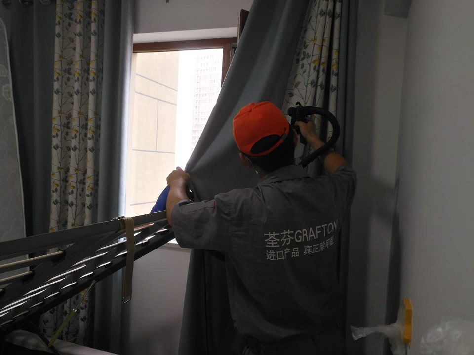 臥室窗簾布藝噴涂施工治理 臥室窗簾布藝噴涂施工治理