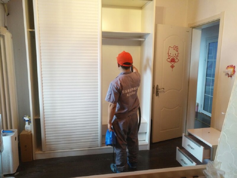 臥室衣柜甲醛治理噴涂施工 臥室衣柜甲醛治理噴涂施工