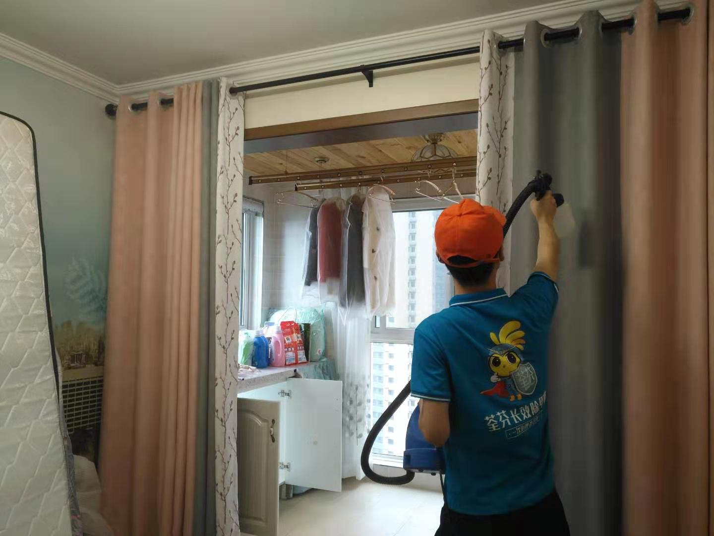 陽臺窗簾布藝全方位噴涂施工 陽臺窗簾布藝全方位噴涂施工