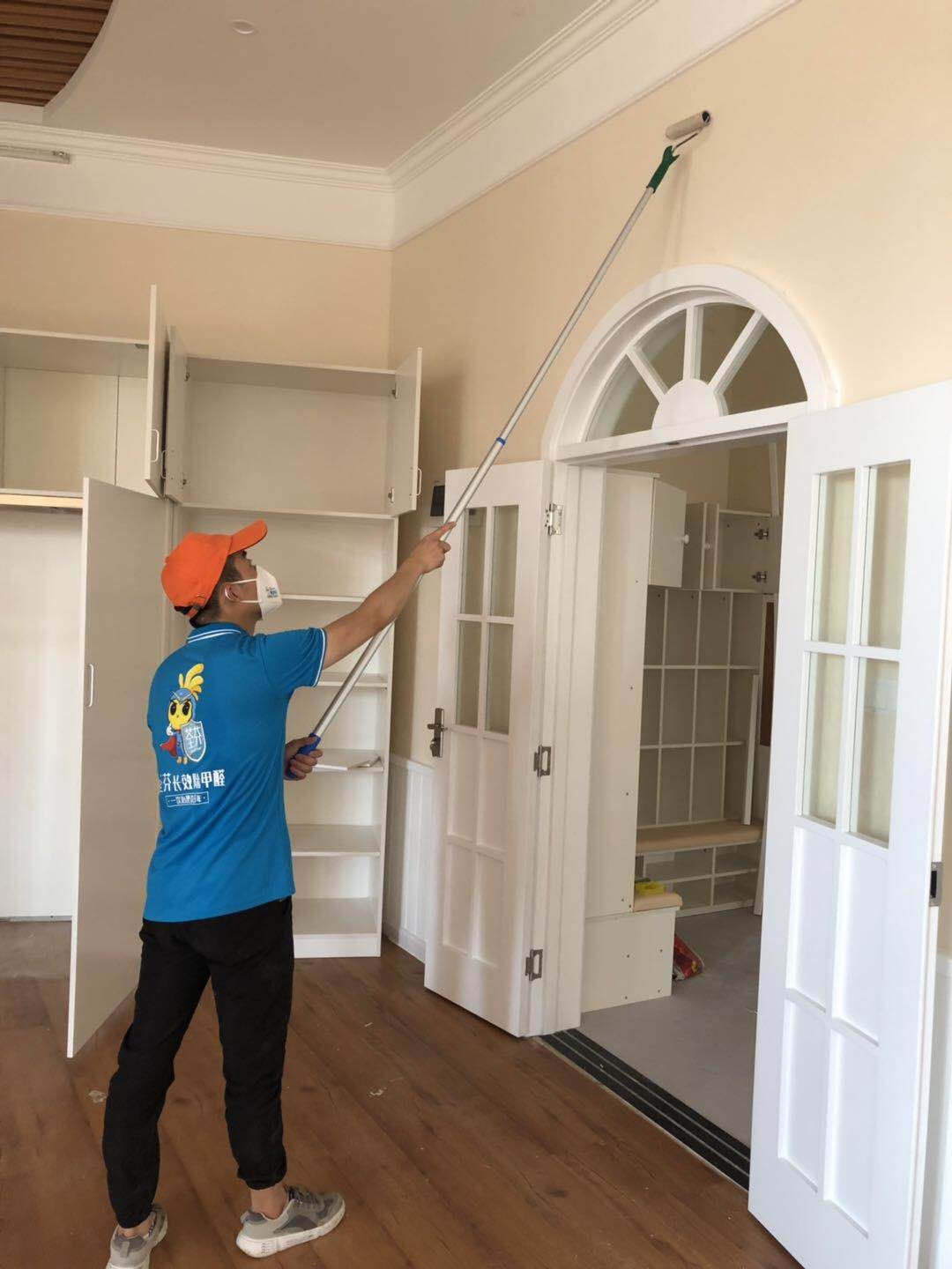 教室墻面頂面滾筒全方位甲醛治理 教室墻面頂面滾筒全方位甲醛治理