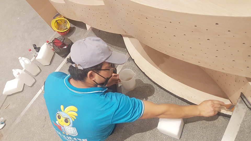 木柜重點(diǎn)污染源刷子精細(xì)化施工治理 木柜重點(diǎn)污染源刷子精細(xì)化施工治理