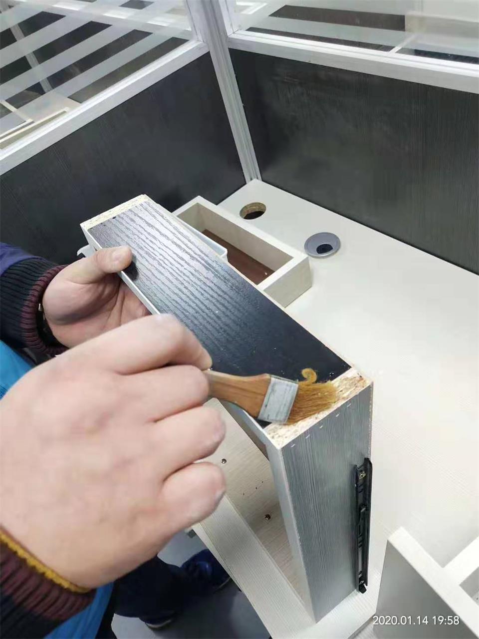 桌子抽屜重點(diǎn)污染源刷子精細(xì)化施工治理 桌子抽屜重點(diǎn)污染源刷子精細(xì)化施工治理