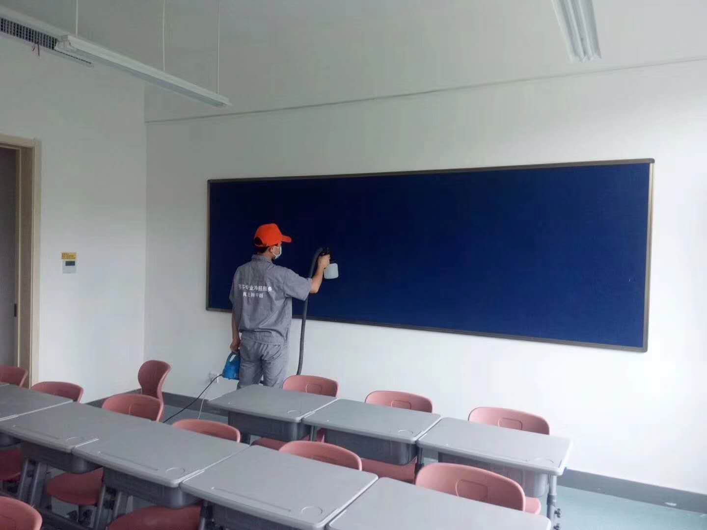 學(xué)校教室全方位噴涂施工治理 學(xué)校教室全方位噴涂施工治理