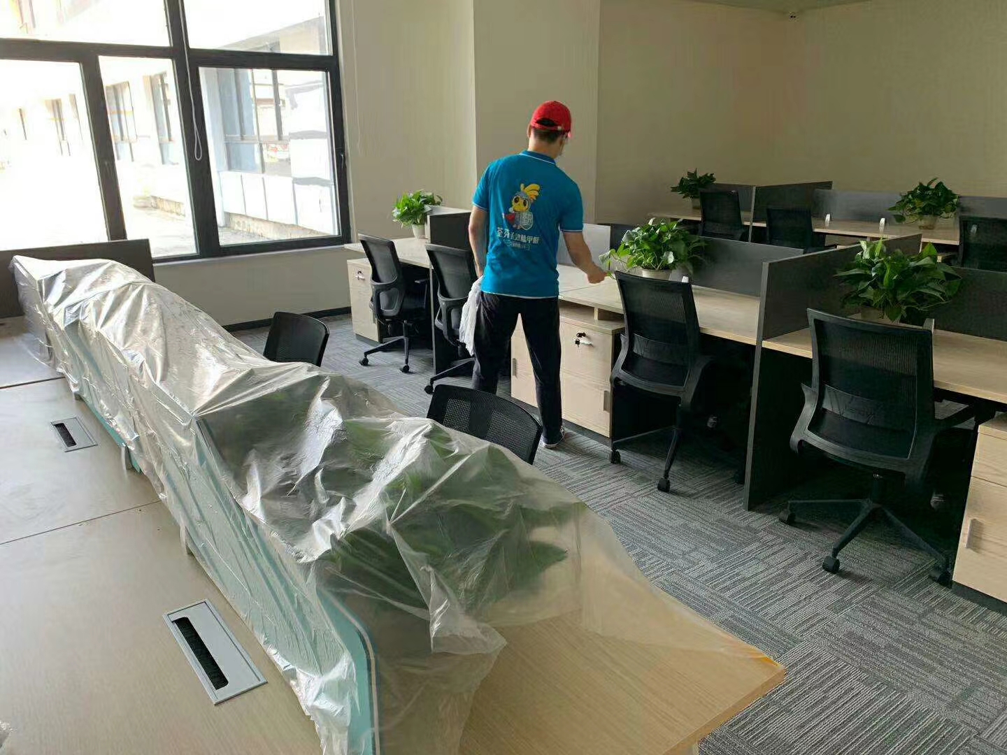 學(xué)校辦公室桌椅噴涂治理甲醛 學(xué)校辦公室桌椅噴涂治理甲醛