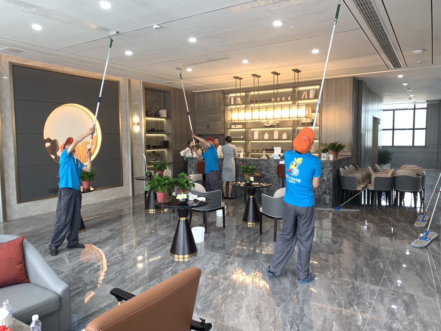 大廳頂面滾筒全方位施工治理甲醛 大廳頂面滾筒全方位施工治理甲醛