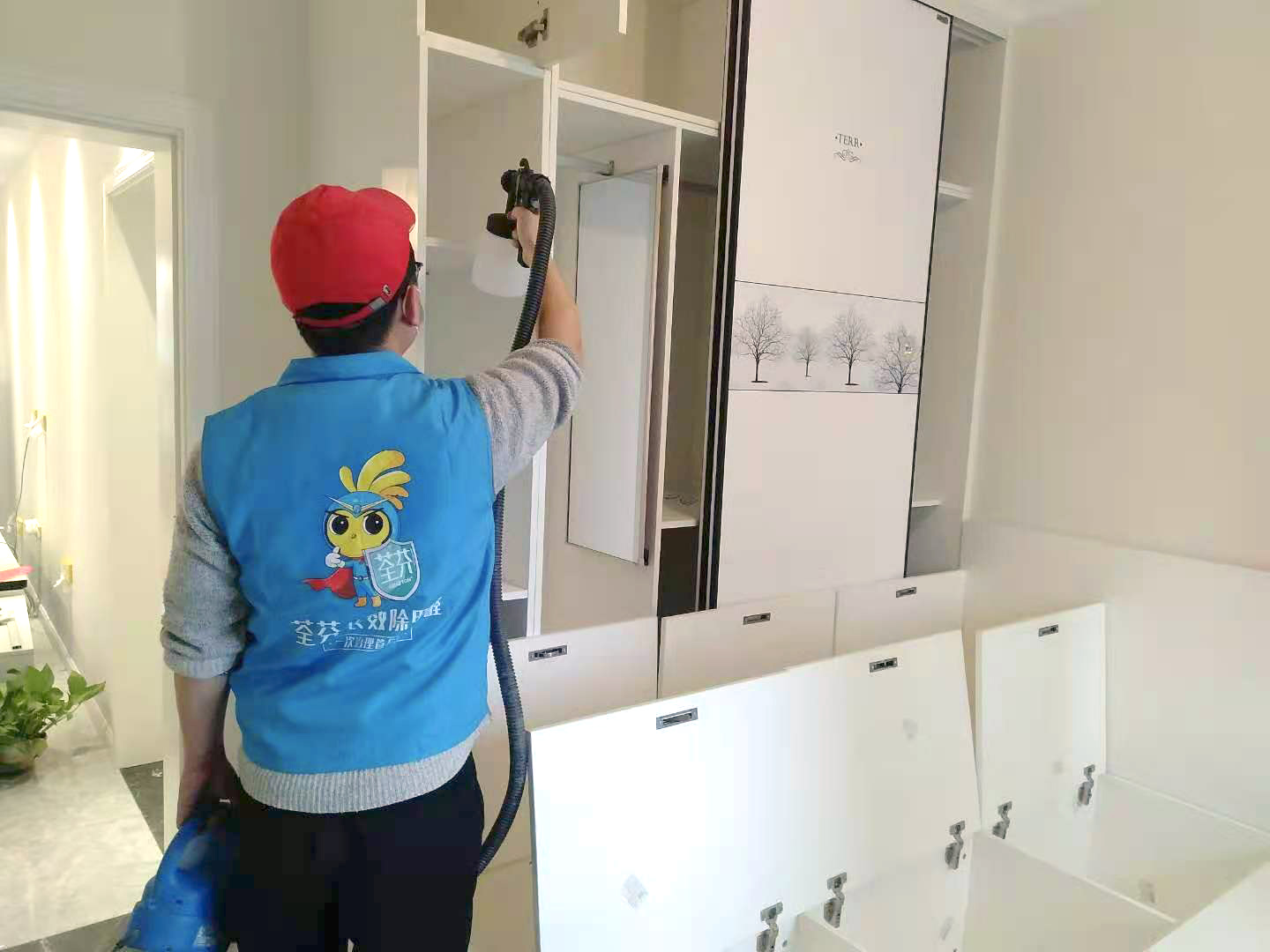 臥室衣柜重點污染源噴涂治理 臥室衣柜重點污染源噴涂治理