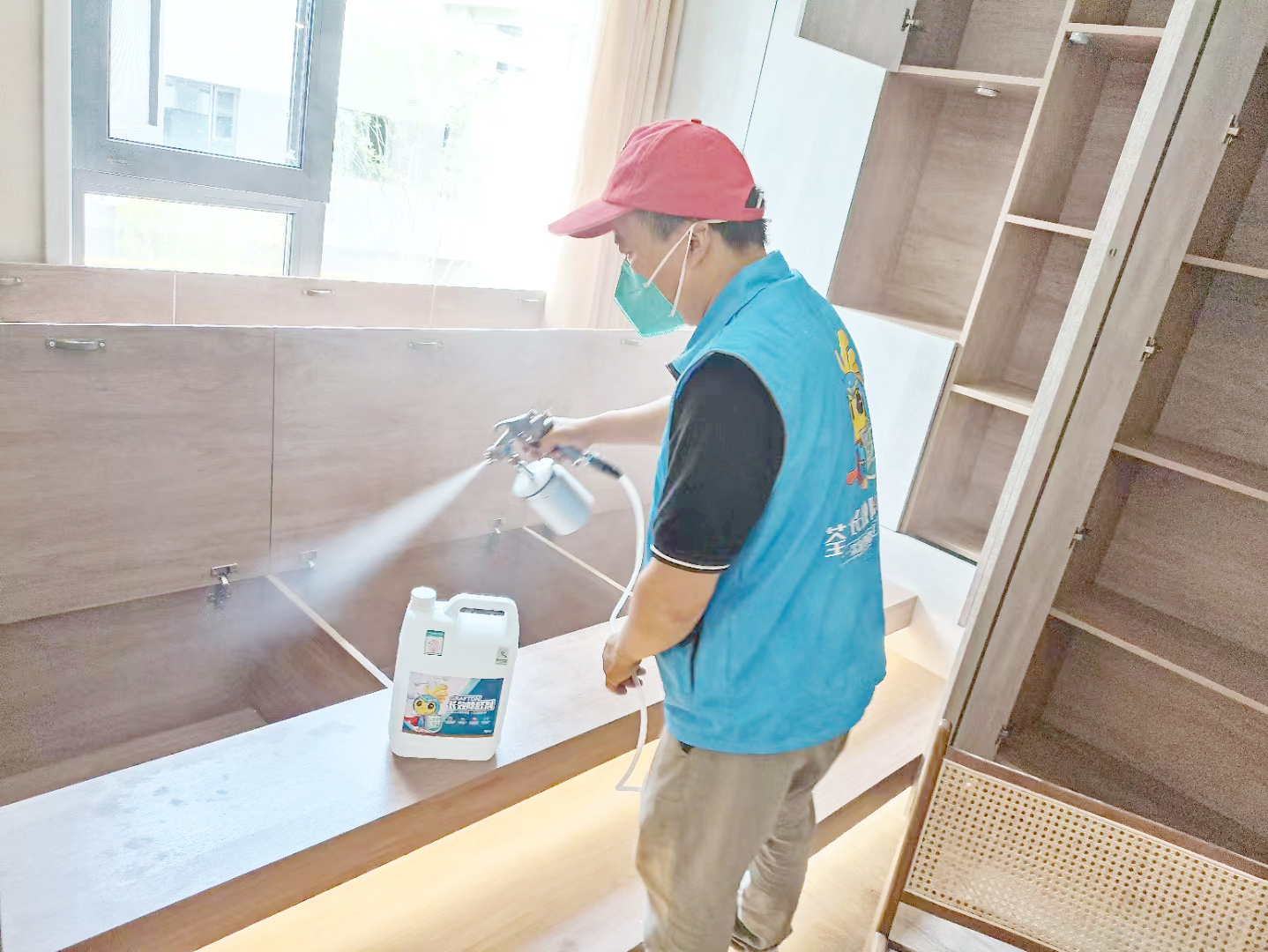 臥室榻榻米儲(chǔ)物空間噴涂治理 臥室榻榻米儲(chǔ)物空間噴涂治理