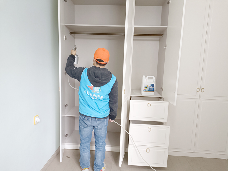 臥室衣柜噴槍精細化噴涂治理 臥室衣柜噴槍精細化噴涂治理