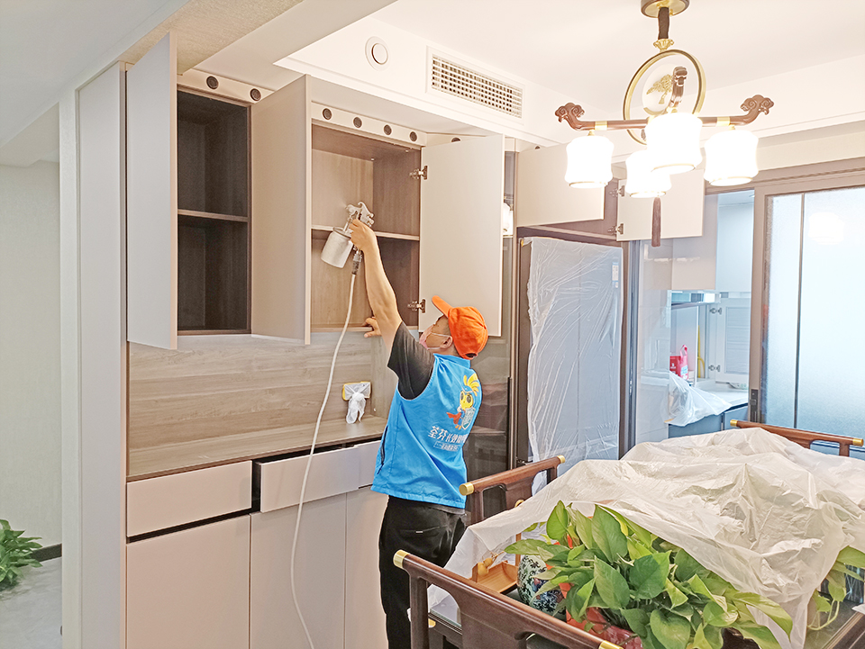 客廳儲物柜噴槍施工治理 客廳儲物柜噴槍施工治理