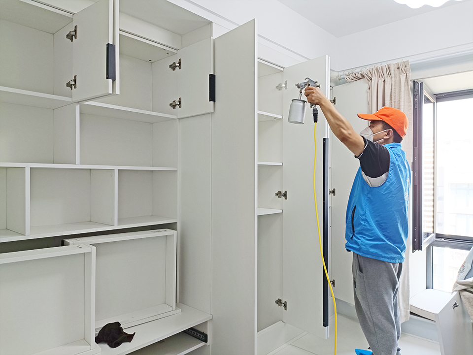 臥室衣柜噴槍施工治理 臥室衣柜噴槍施工治理